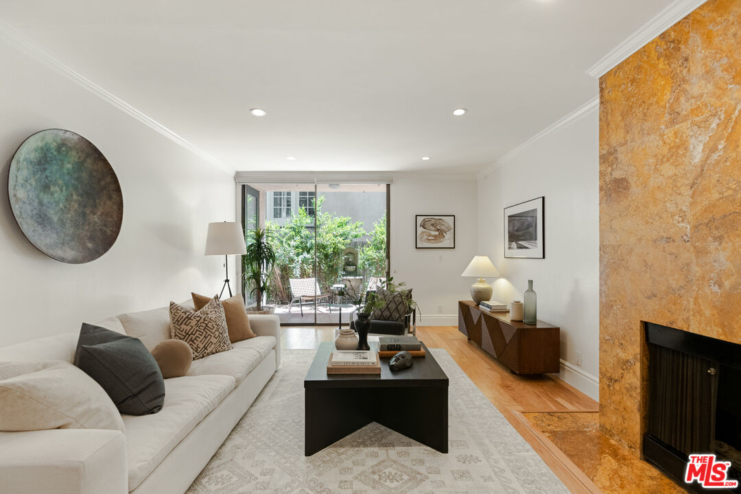 1250 S Beverly Glen Blvd Unit: 107