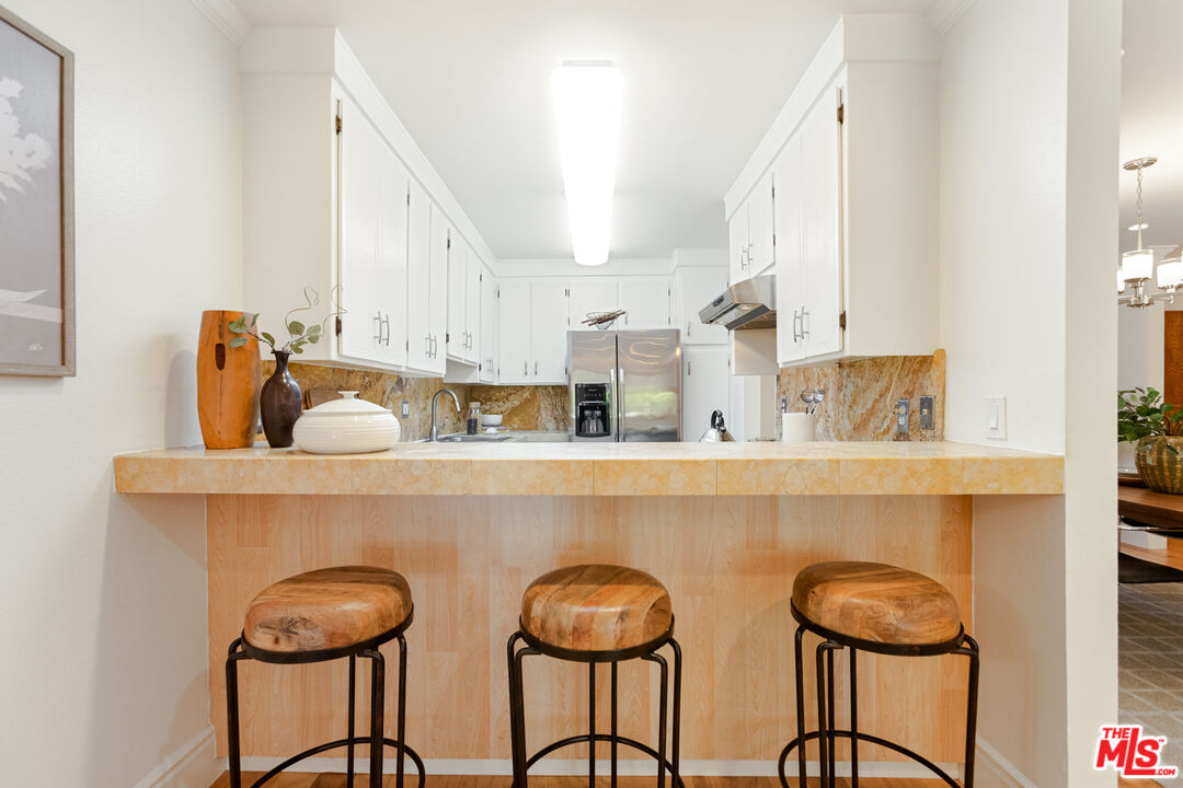 1250 S Beverly Glen Blvd Unit: 107