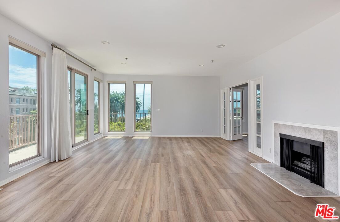 211 California Ave Unit: #502