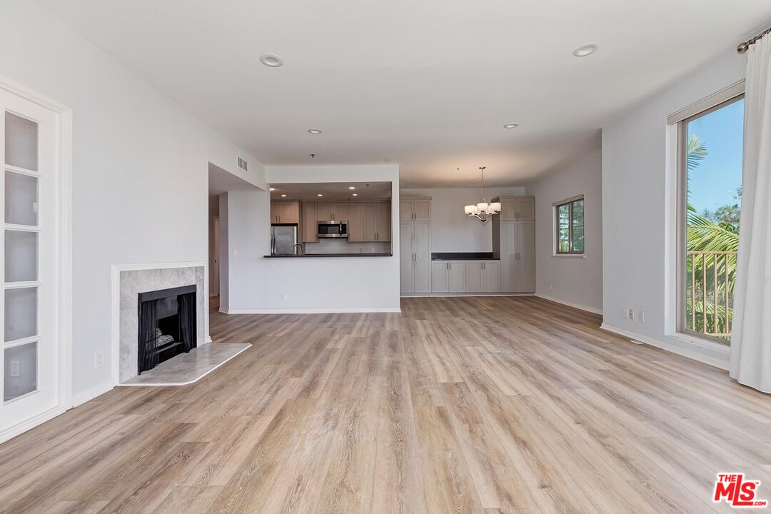 211 California Ave Unit: #502