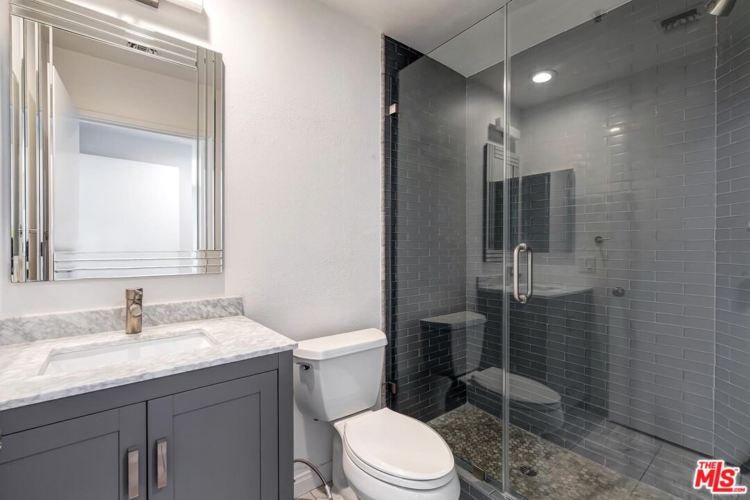 211 California Ave Unit: #502