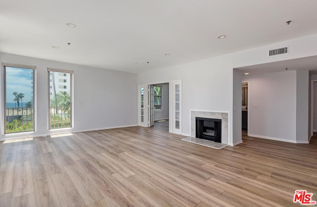 211 California Ave Unit: #502