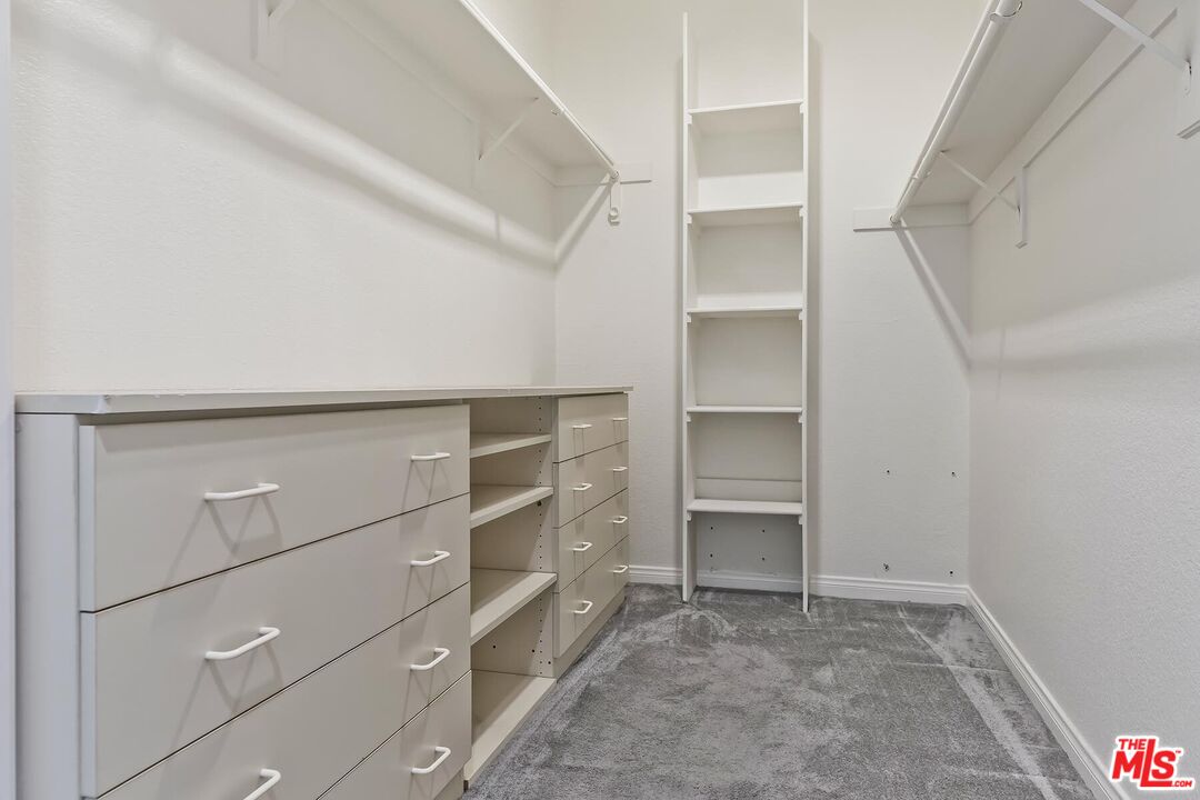 211 California Ave Unit: #502