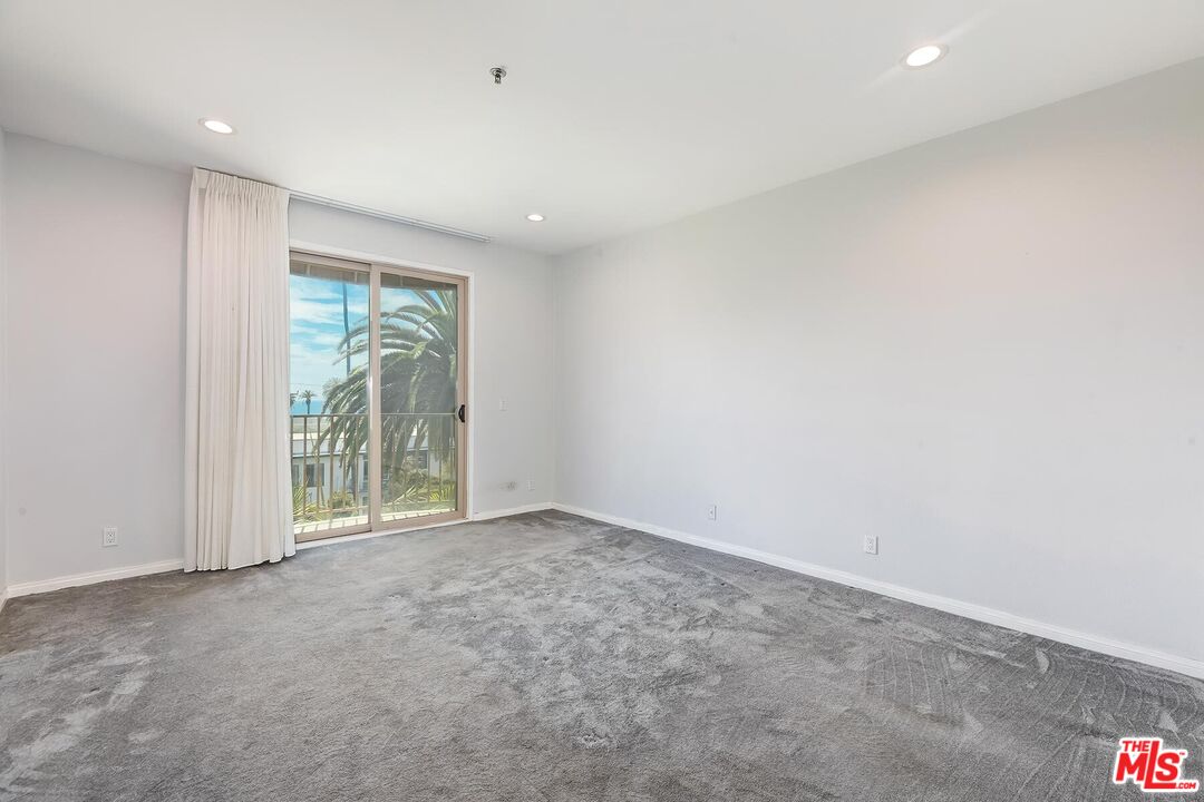 211 California Ave Unit: #502