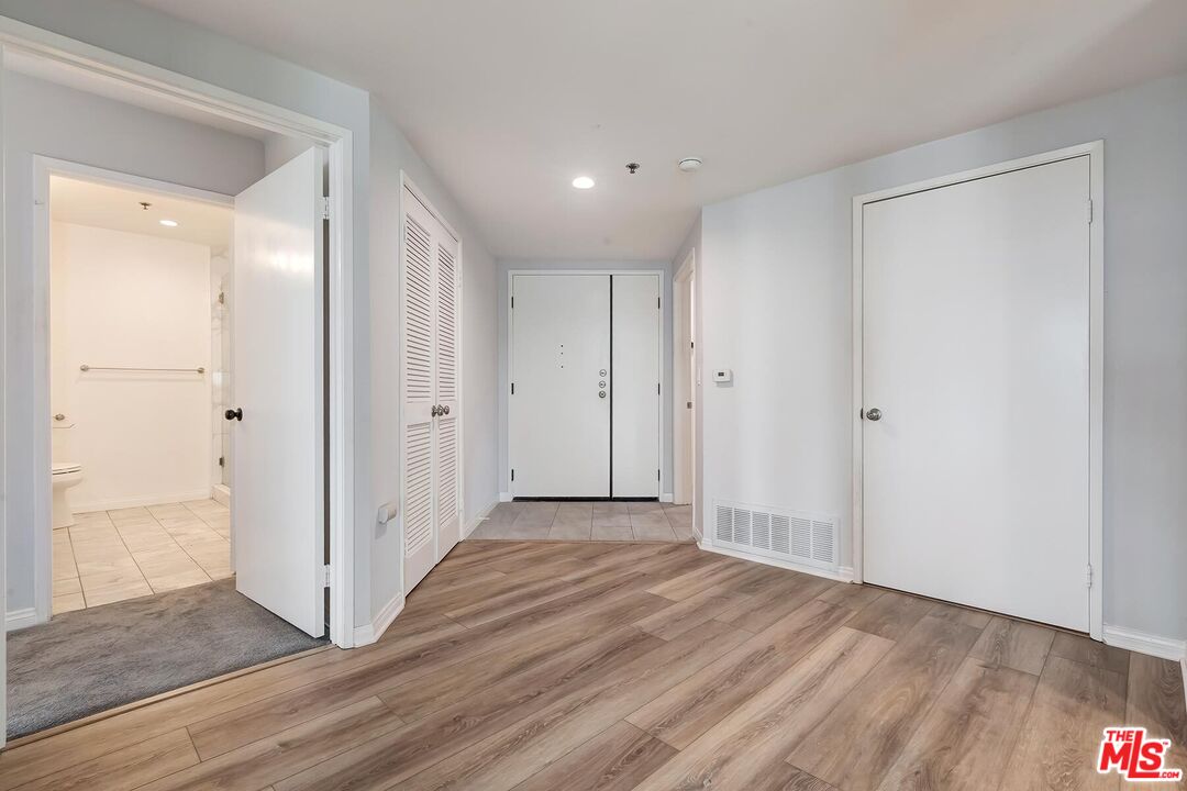 211 California Ave Unit: #502