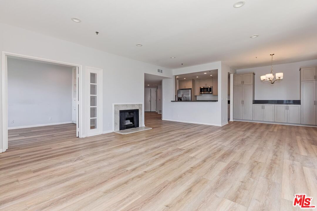 211 California Ave Unit: #502