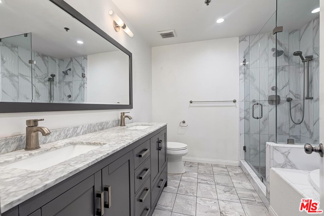 211 California Ave Unit: #502