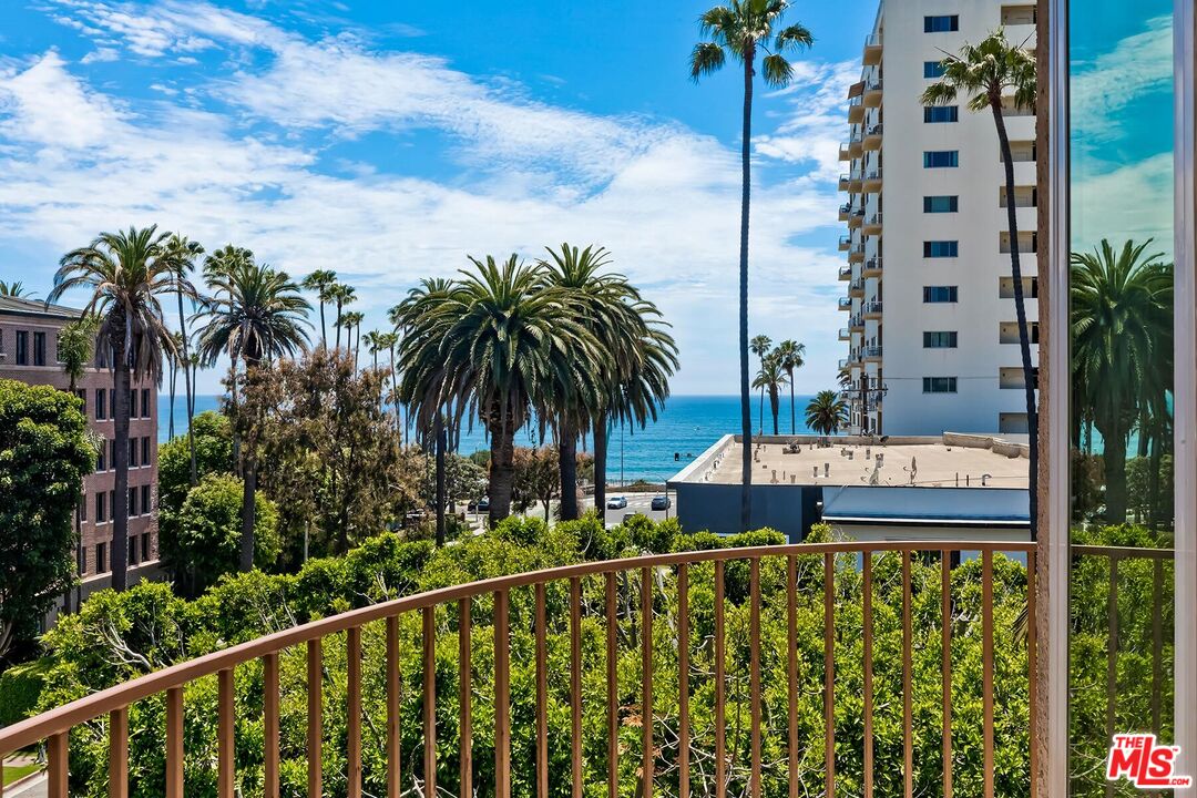 211 California Ave Unit: #502