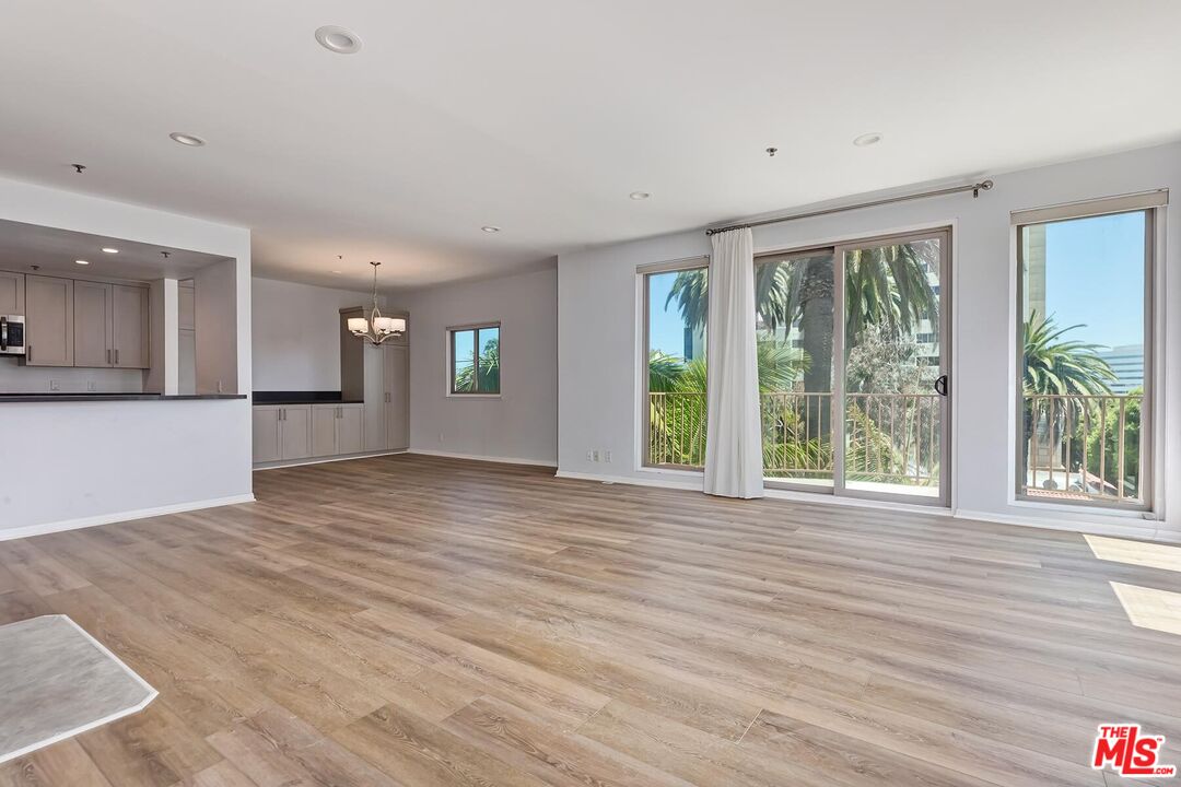 211 California Ave Unit: #502