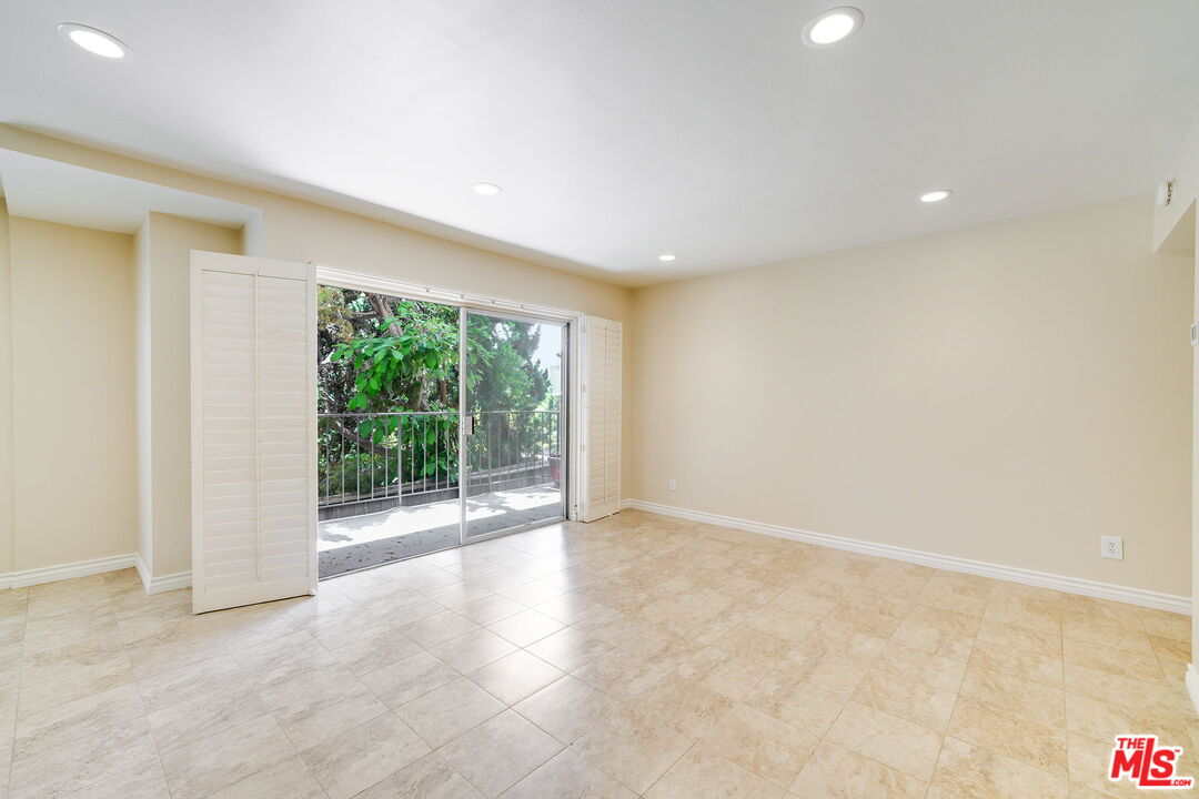 1023 Hancock Ave Unit: 114