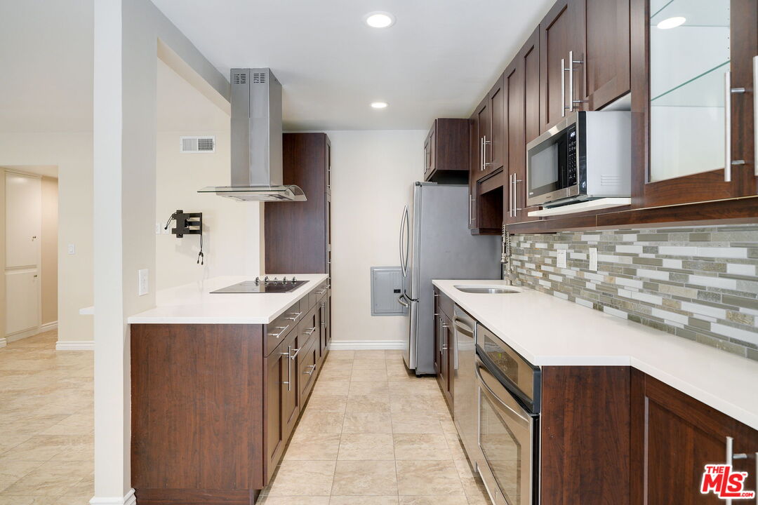 1023 Hancock Ave Unit: 114