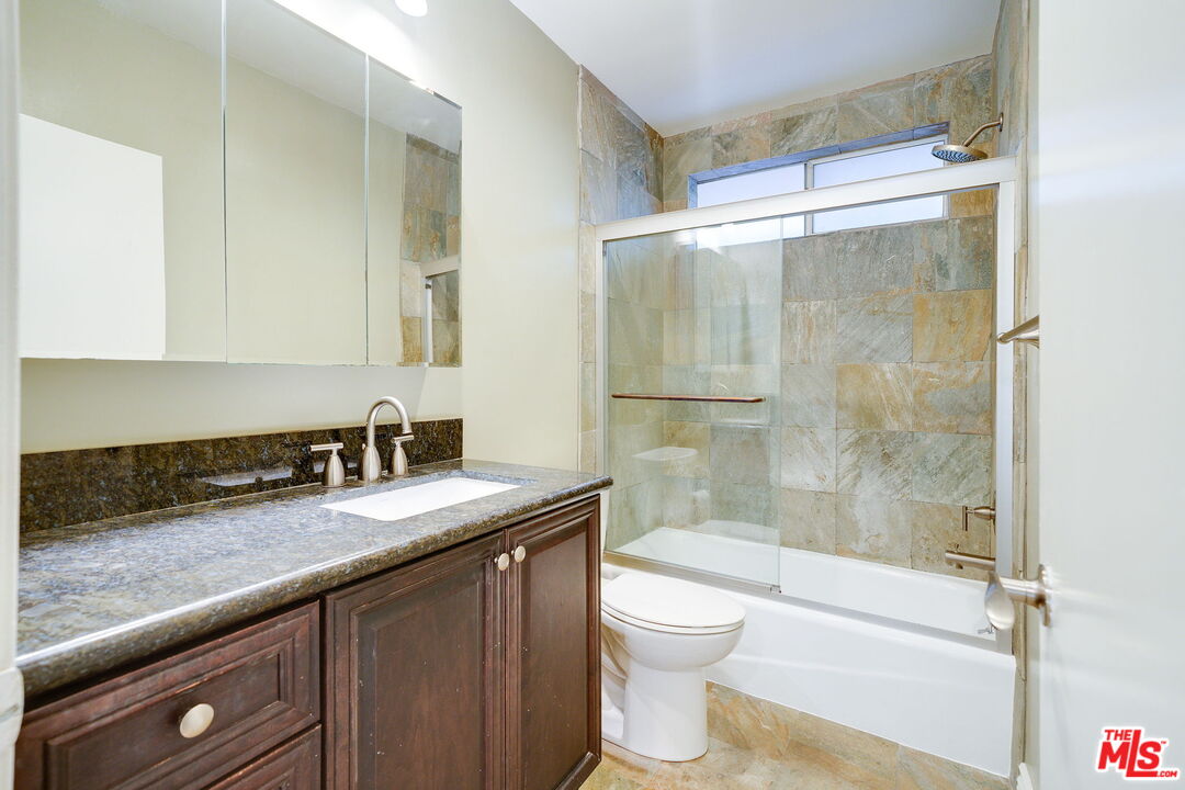 1023 Hancock Ave Unit: 114