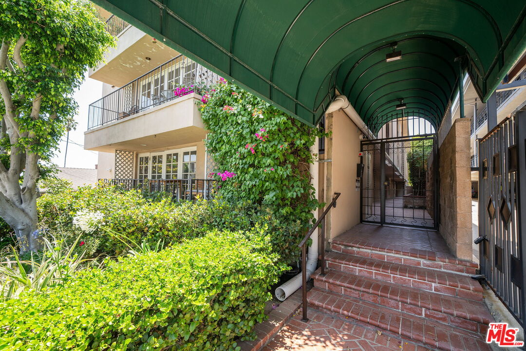 1023 Hancock Ave Unit: 114