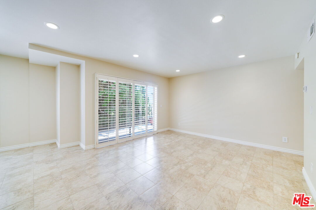 1023 Hancock Ave Unit: 114