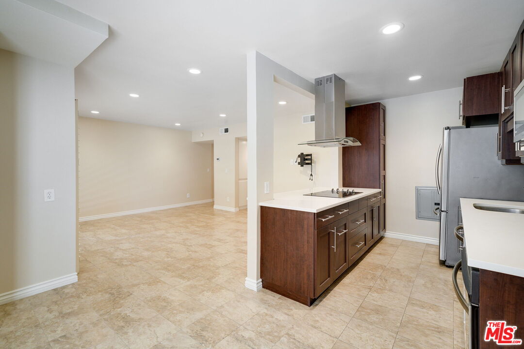 1023 Hancock Ave Unit: 114