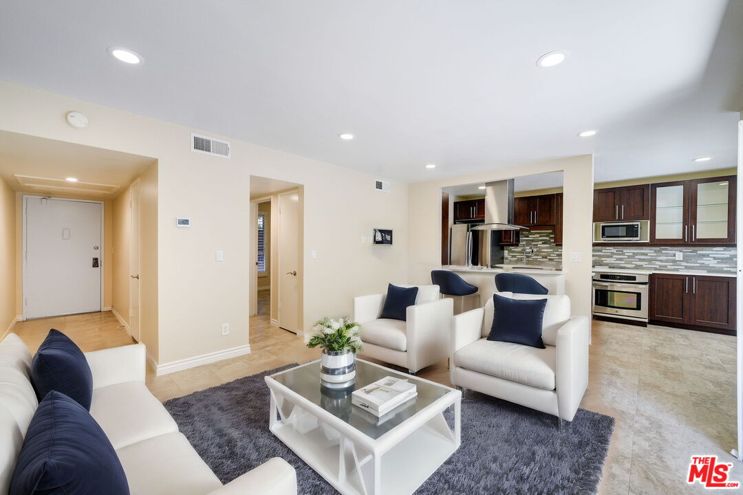 1023 Hancock Ave Unit: 114