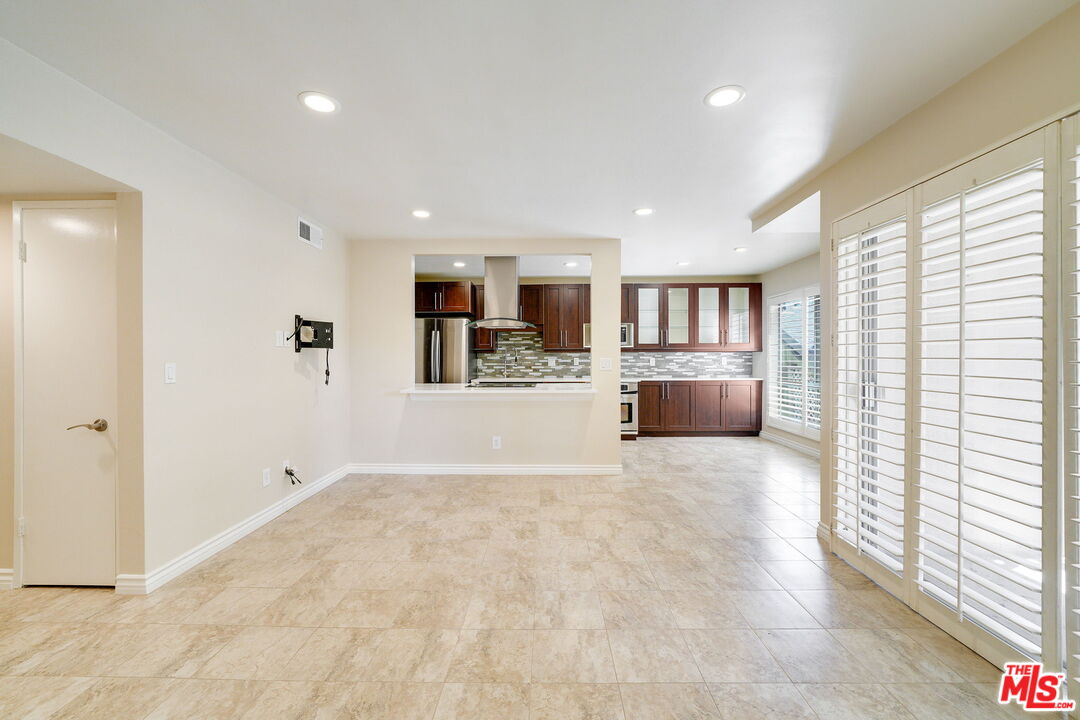 1023 Hancock Ave Unit: 114