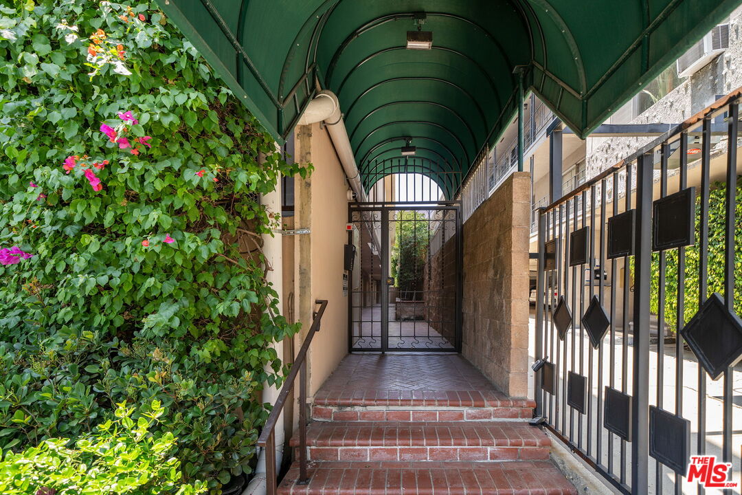 1023 Hancock Ave Unit: 114