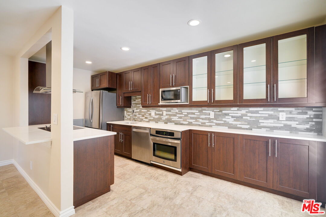 1023 Hancock Ave Unit: 114