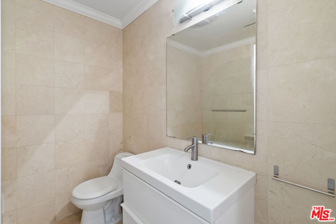 1226 Franklin St Unit: 2