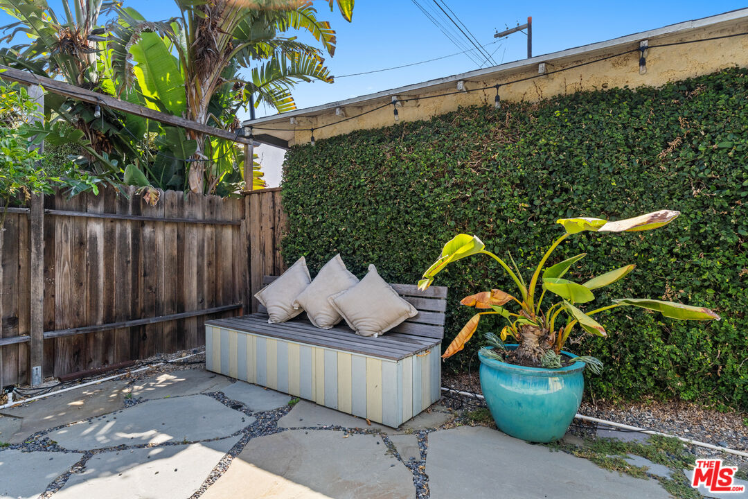 4352 Globe Ave