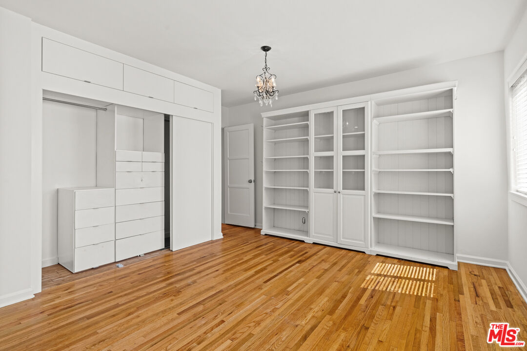 4352 Globe Ave
