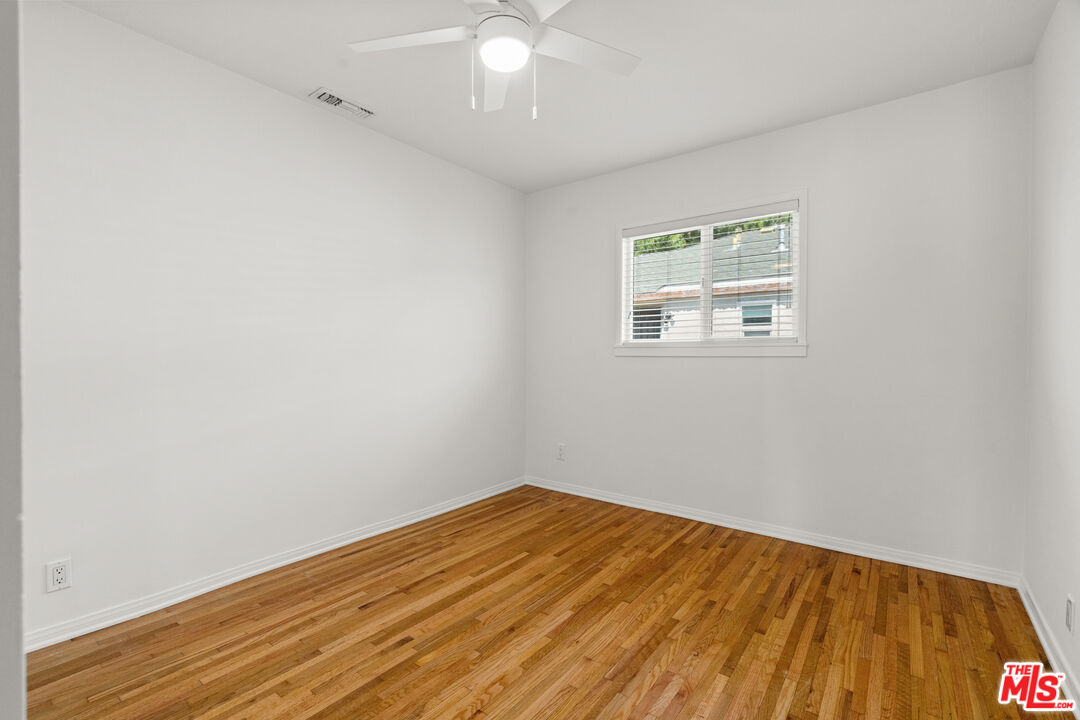 4352 Globe Ave
