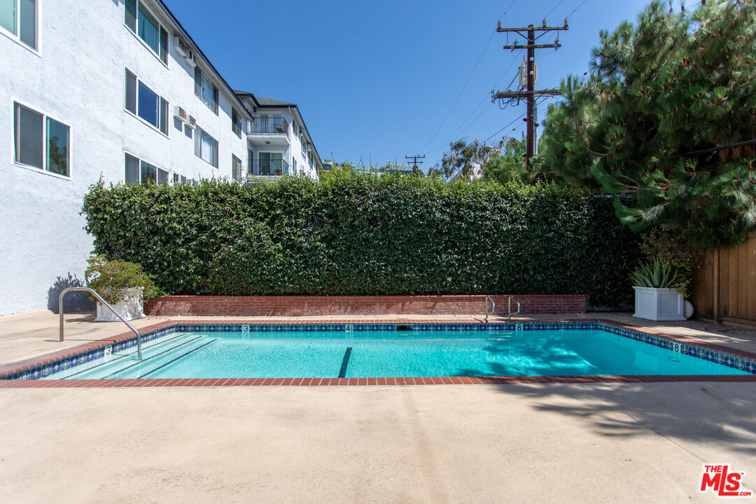 1222 N Olive Dr Unit: 101