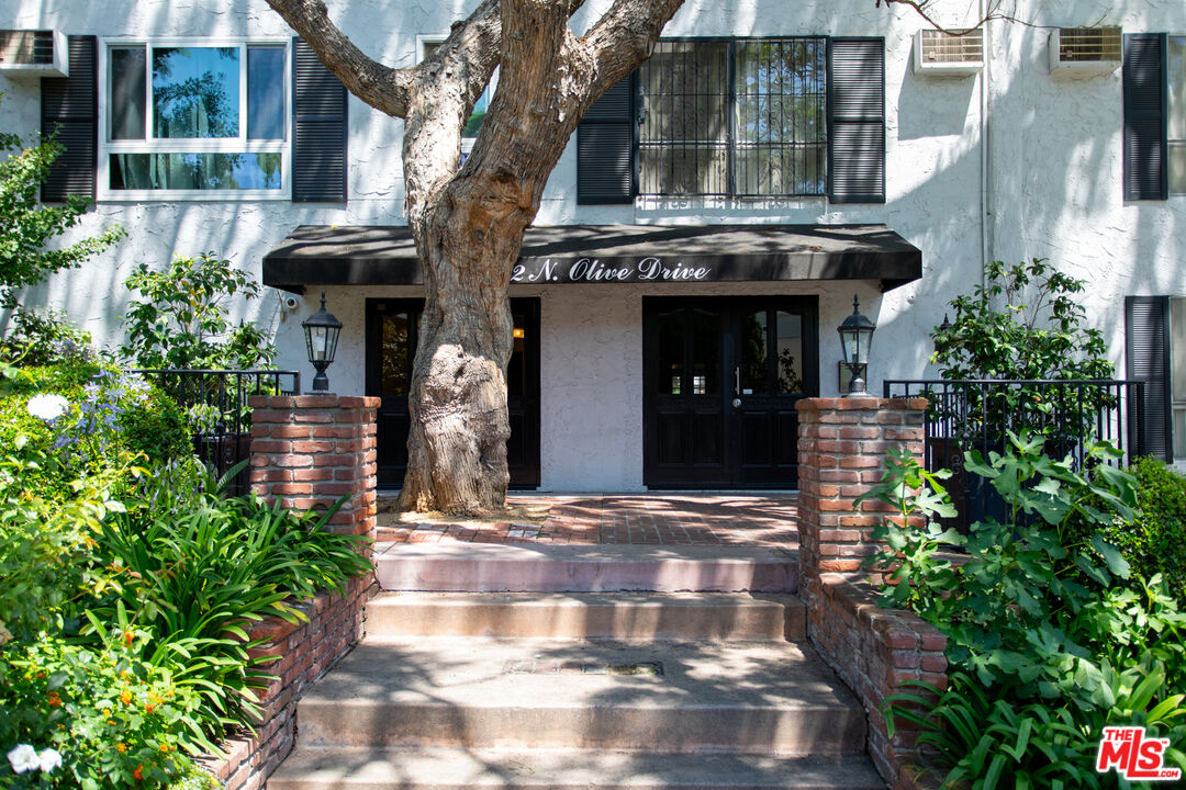 1222 N Olive Dr Unit: 101