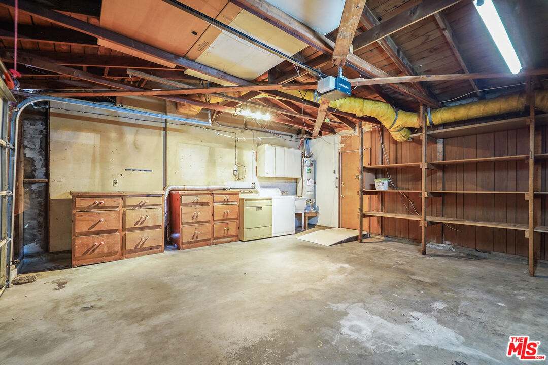 8620 Penfield Ave