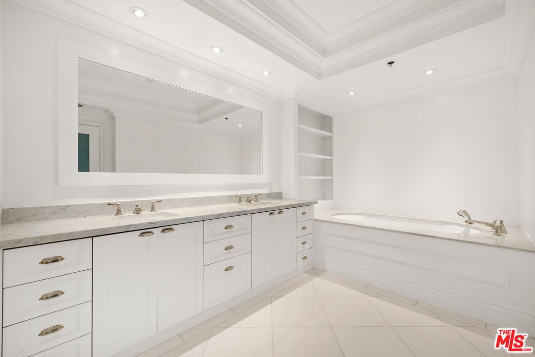 2132 Century Park Ln Unit: 115