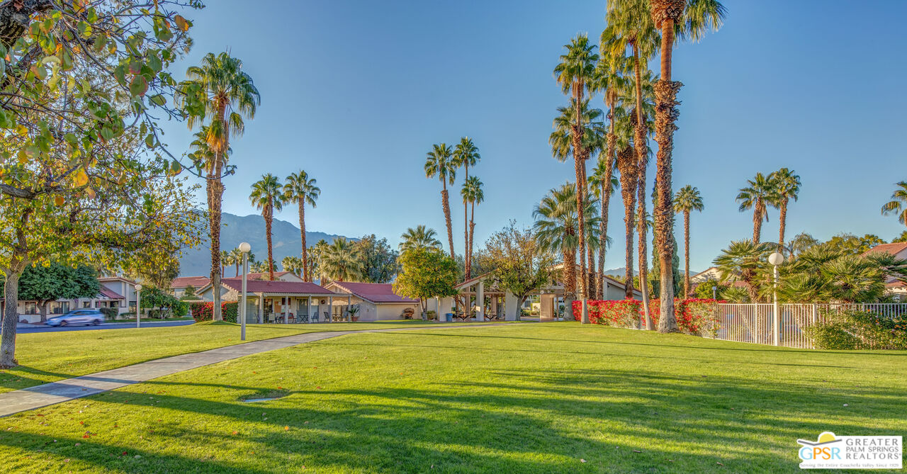 2010 Lawrence Crossley Rd Unit: 6