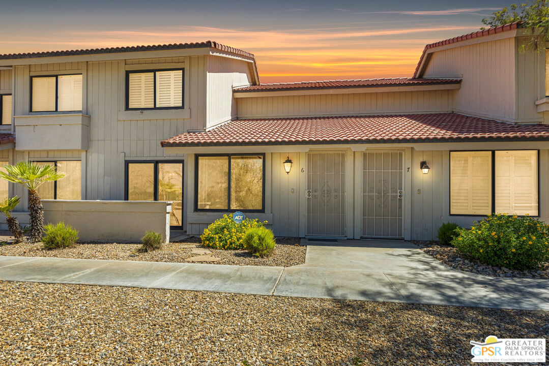 2010 Lawrence Crossley Rd Unit: 6