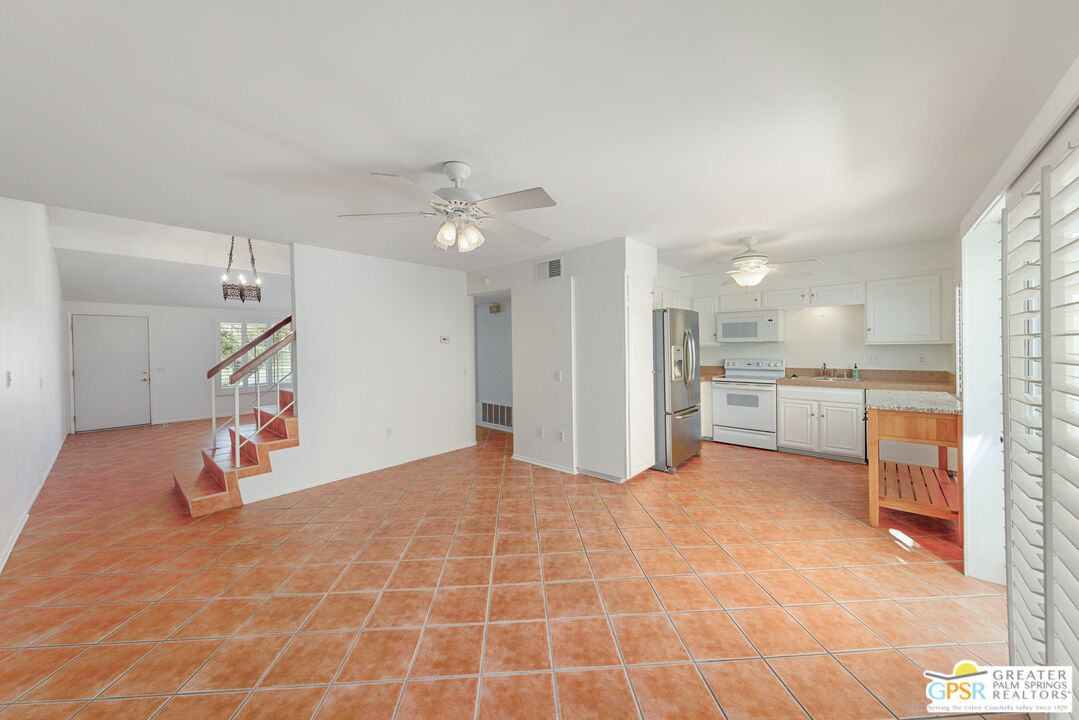 2010 Lawrence Crossley Rd Unit: 6