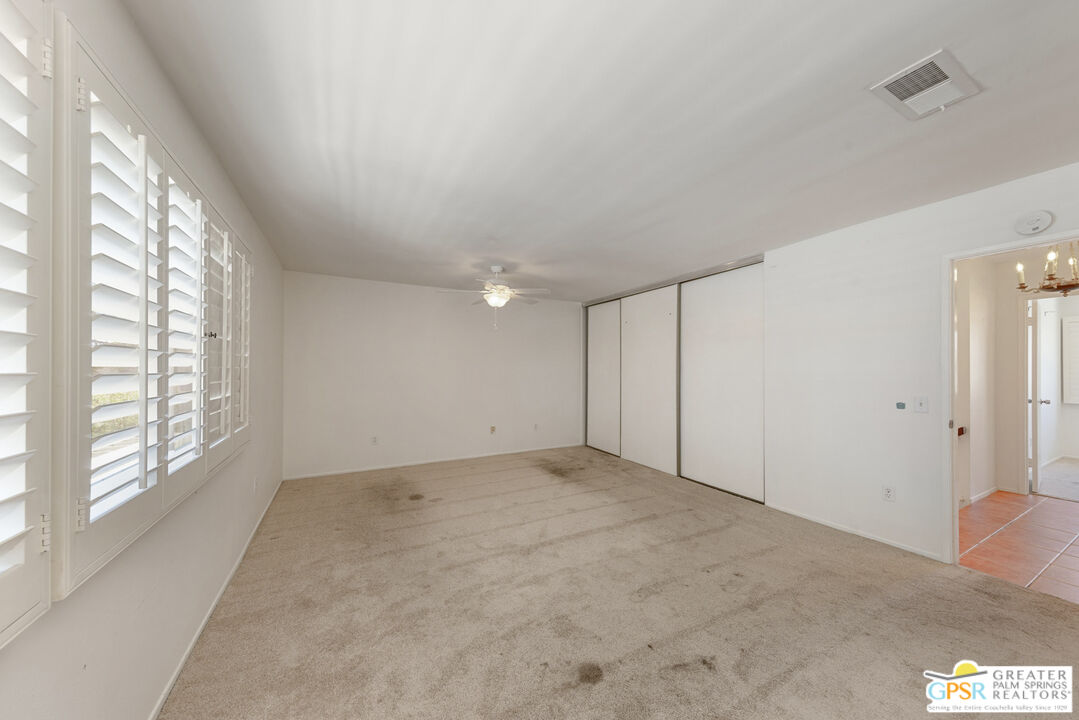 2010 Lawrence Crossley Rd Unit: 6