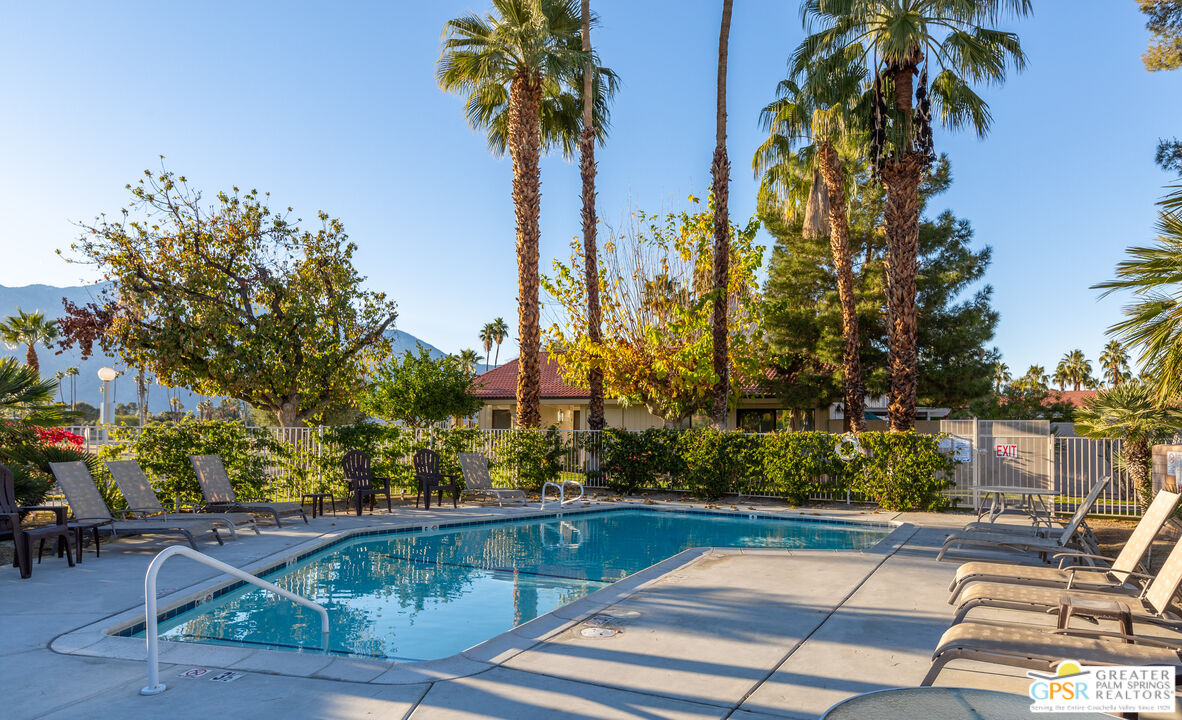 2010 Lawrence Crossley Rd Unit: 6