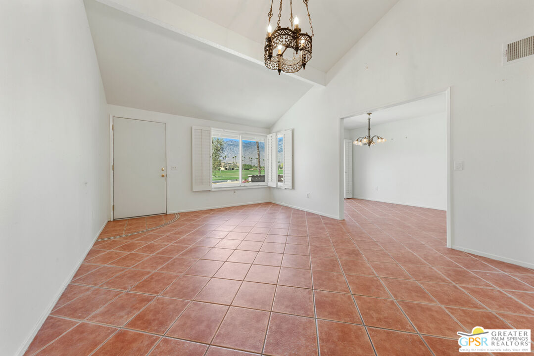 2010 Lawrence Crossley Rd Unit: 6