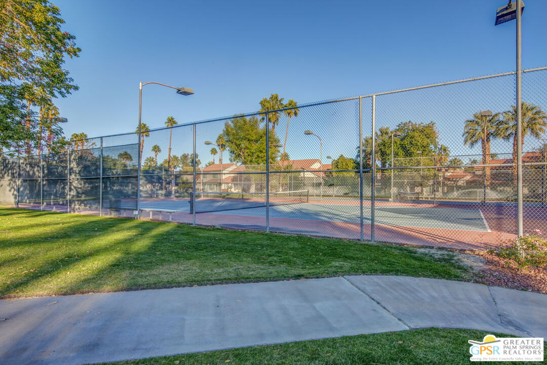 2010 Lawrence Crossley Rd Unit: 6