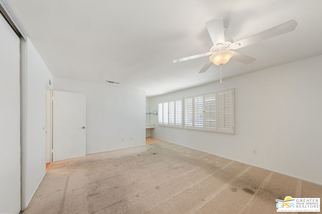 2010 Lawrence Crossley Rd Unit: 6