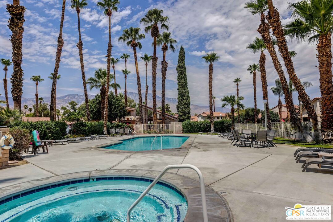 2010 Lawrence Crossley Rd Unit: 6