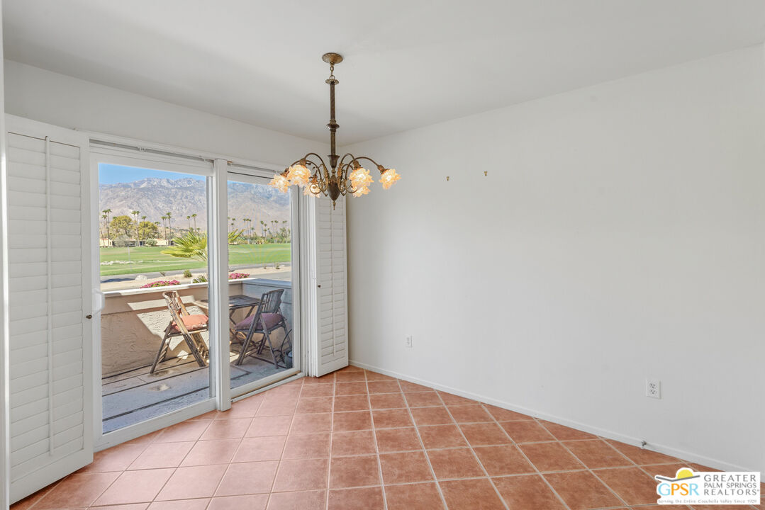 2010 Lawrence Crossley Rd Unit: 6