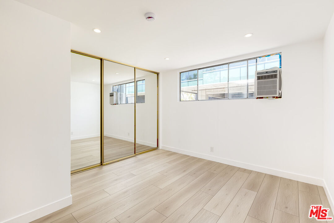 120 S Canon Dr Unit: 2