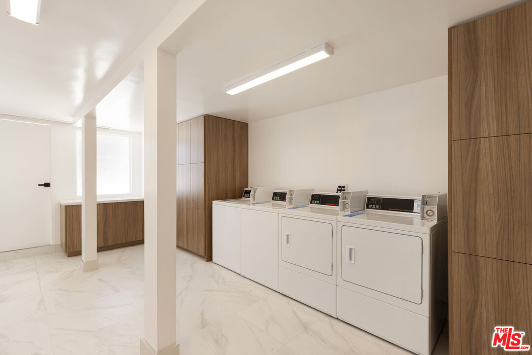 120 S Canon Dr Unit: 2