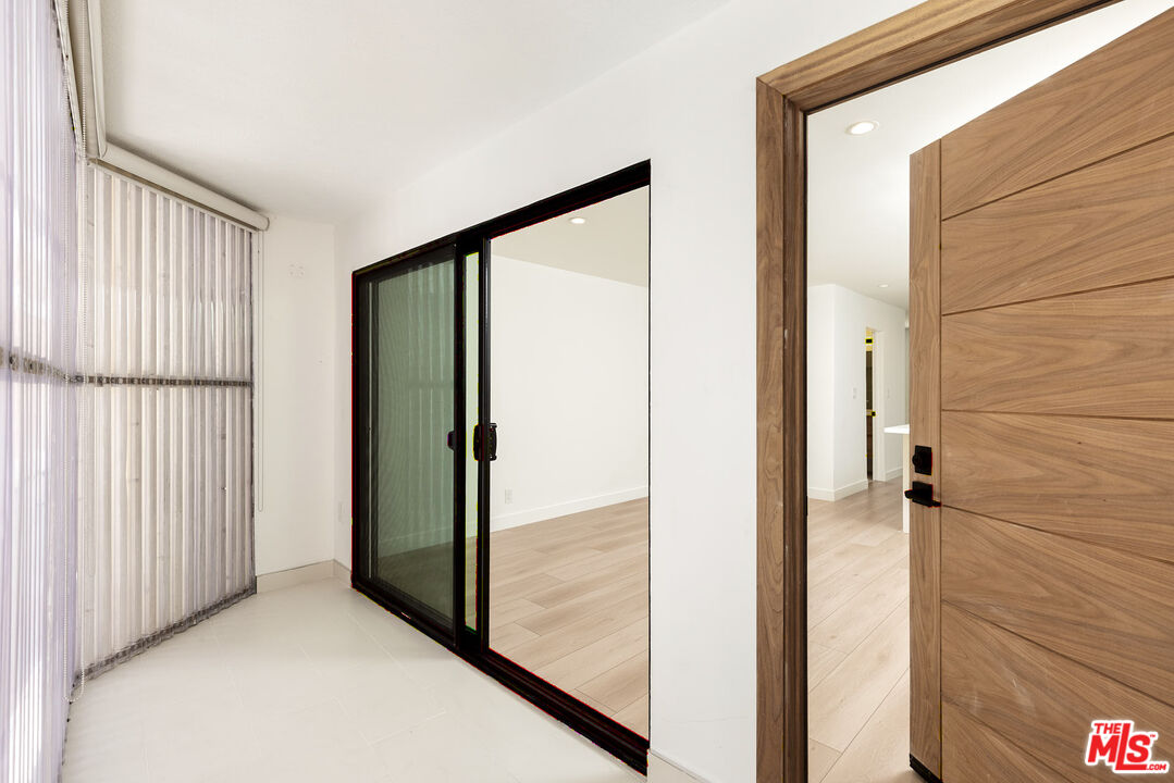 120 S Canon Dr Unit: 2