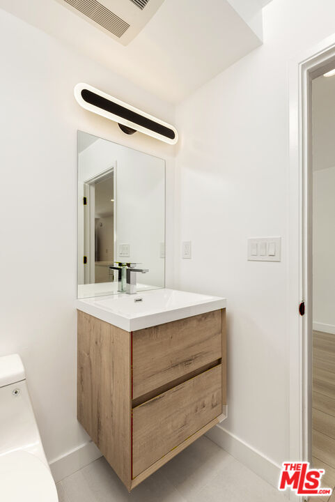 120 S Canon Dr Unit: 2