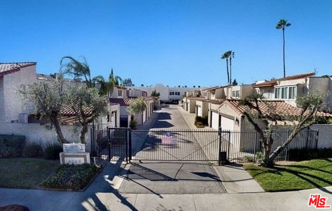 9025 Willis Ave Unit: 118