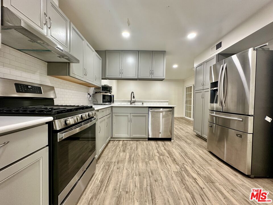 9025 Willis Ave Unit: 118