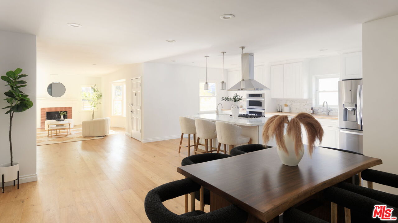 596 N Sierra Madre Blvd