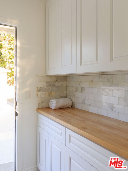 596 N Sierra Madre Blvd