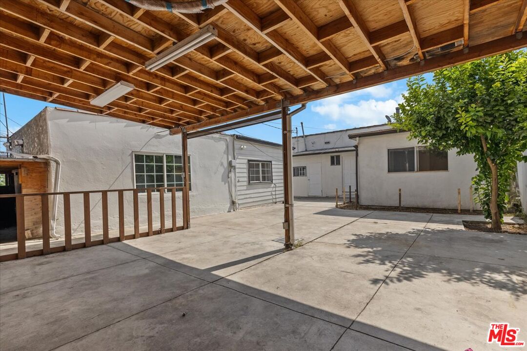2405 Clyde Ave